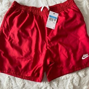 Men’s Nike shorts lined